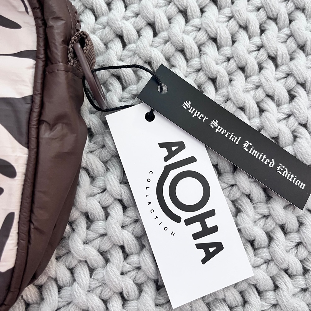 Aloha Collection• SUPER SPECIAL LIMITED EDITION APPLIQUE Le Tour Coconut Sands - Picture 3 of 9